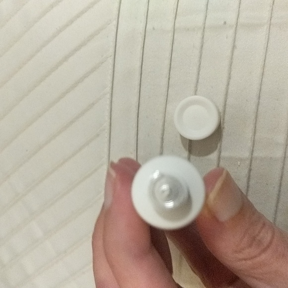 Instant Perfecting Primer - Picture 3 of 3